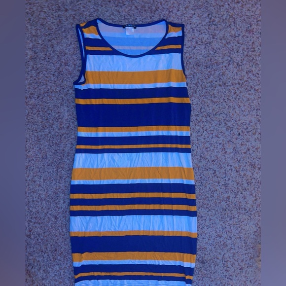 ‘VENUS’ maxi-dress - Picture 1 of 3